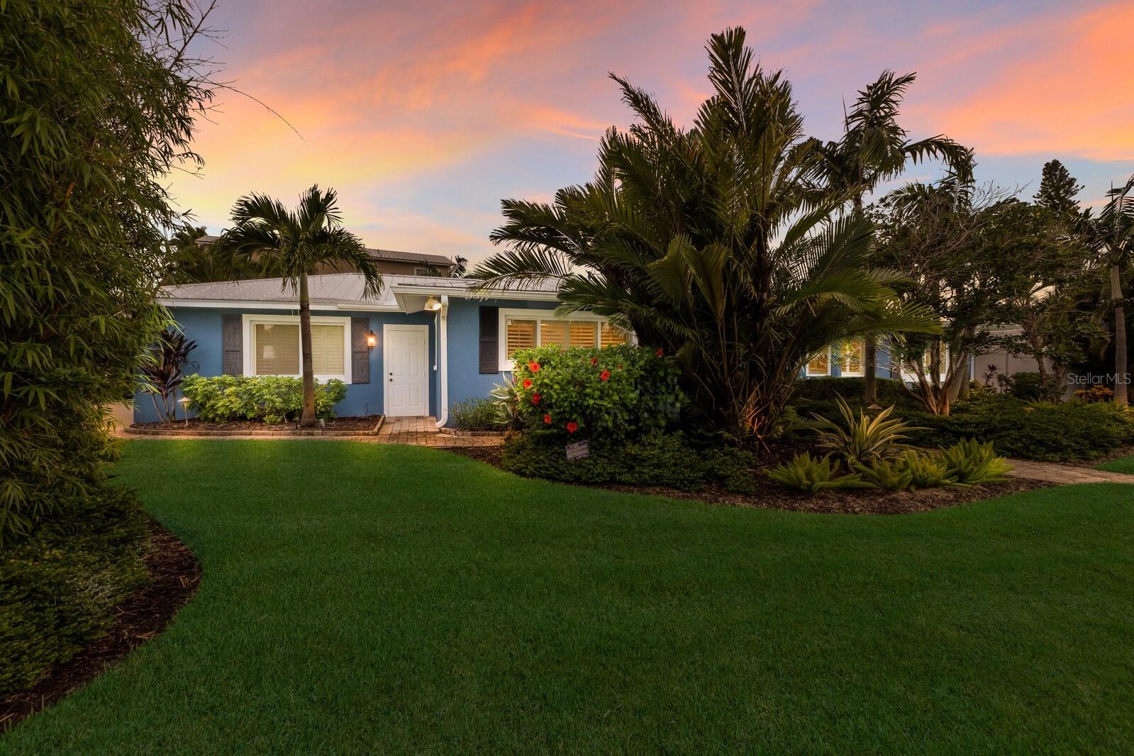 Image 4 of 43 For 417 Bay Palms Drive
