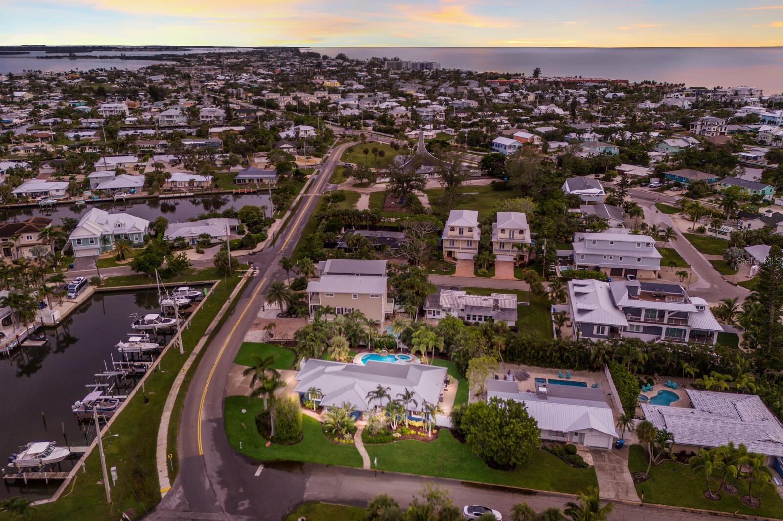 Image 40 of 43 For 417 Bay Palms Drive