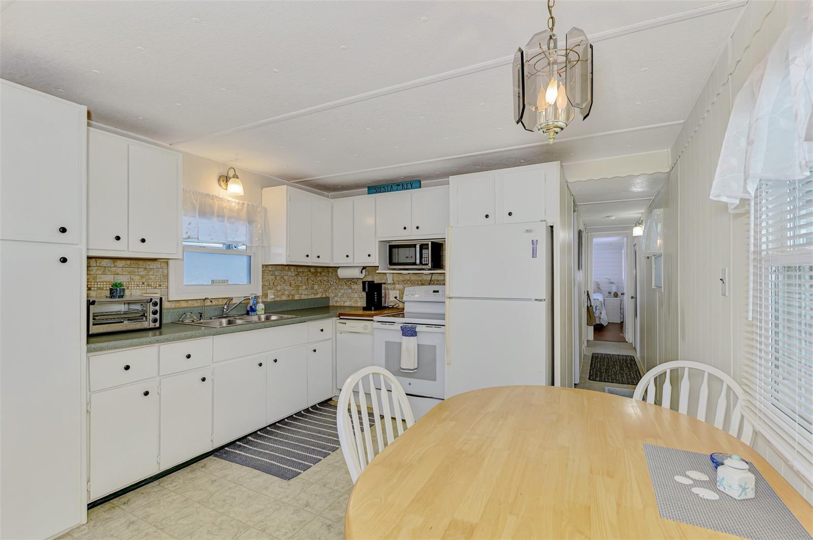 Image 13 of 26 For 259 Inner Drive E
