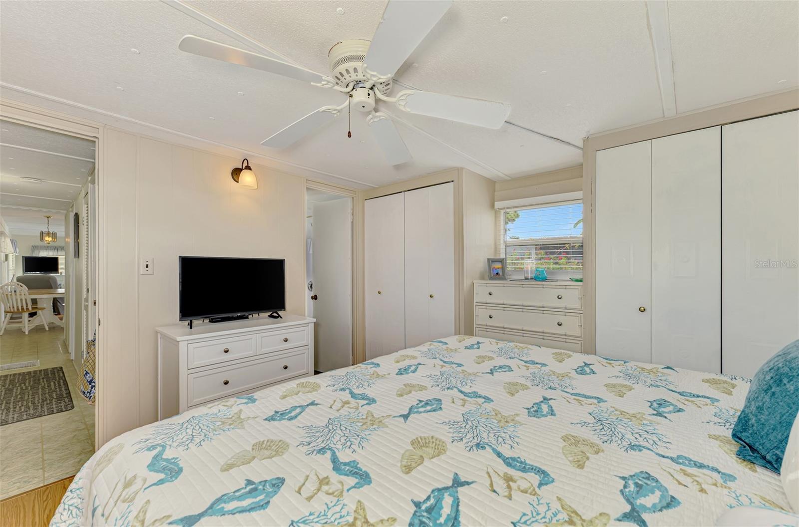 Image 15 of 26 For 259 Inner Drive E
