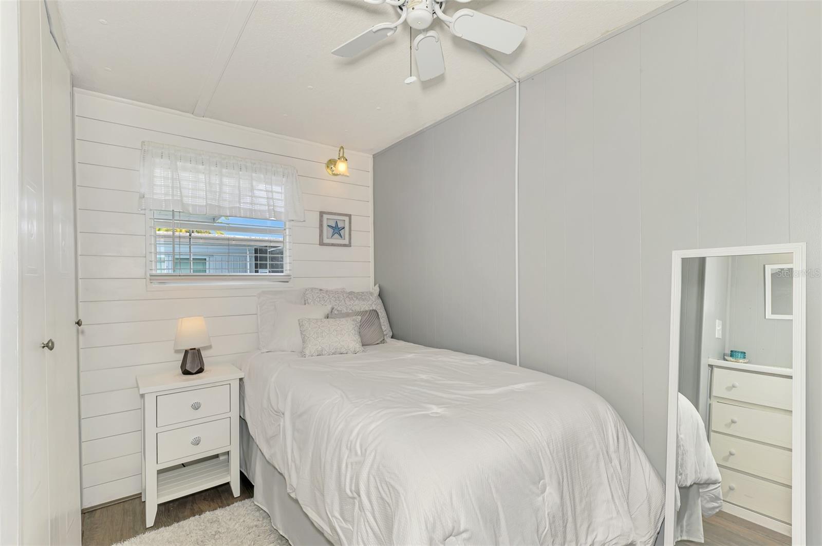 Image 18 of 26 For 259 Inner Drive E