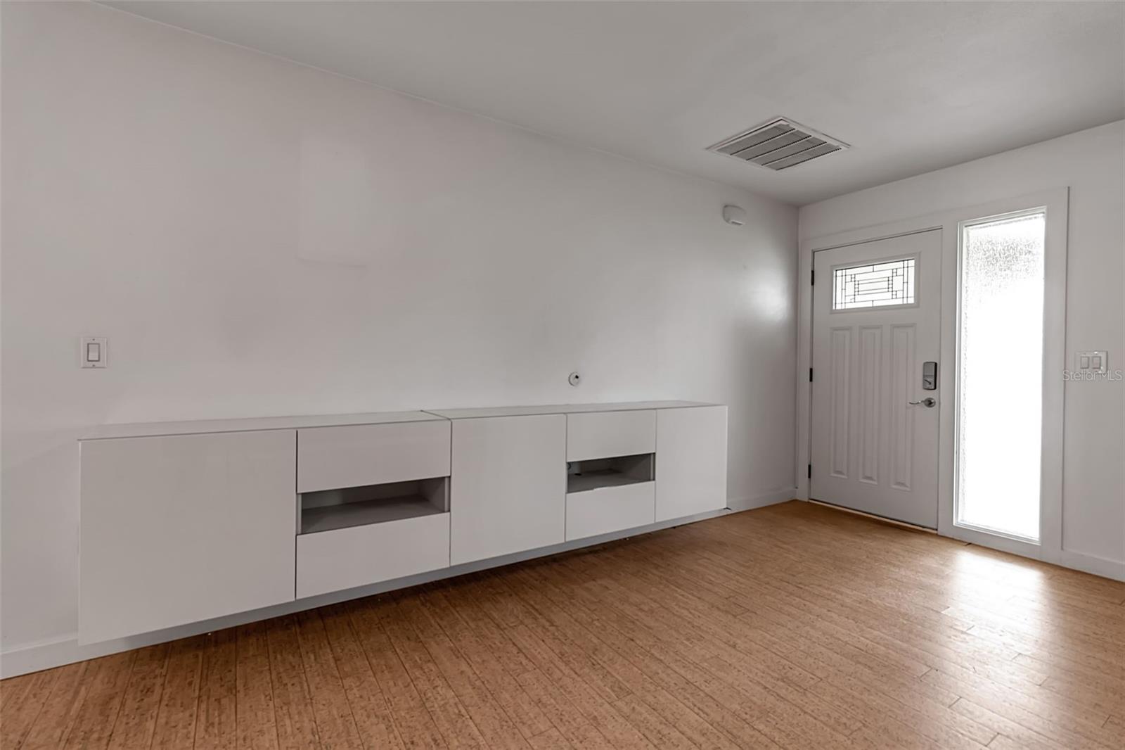 Image 7 of 53 For 155 Mimosa Circle