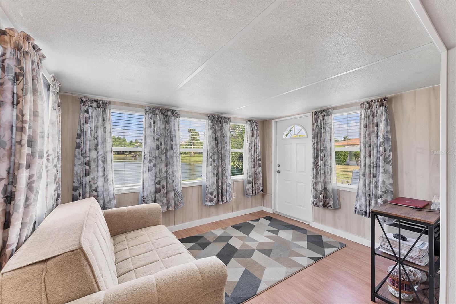 Image 4 of 30 For 2905 51st Avenue W