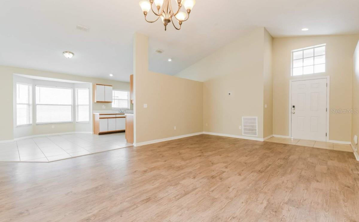 Image 4 of 11 For 409 21st Avenue W
