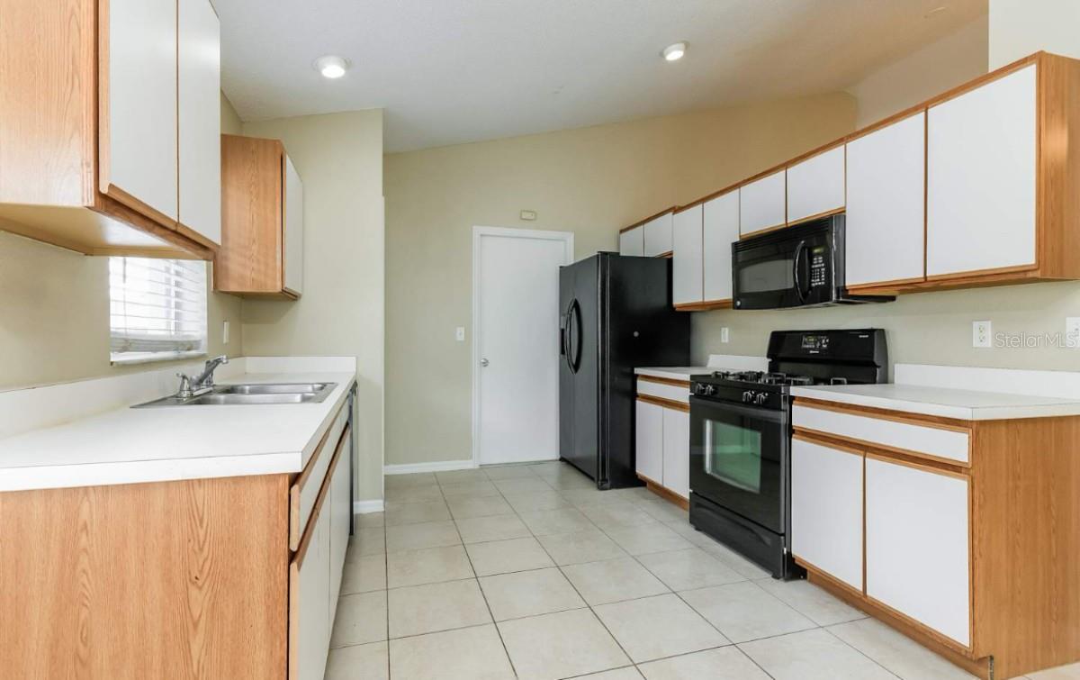 Image 5 of 11 For 409 21st Avenue W