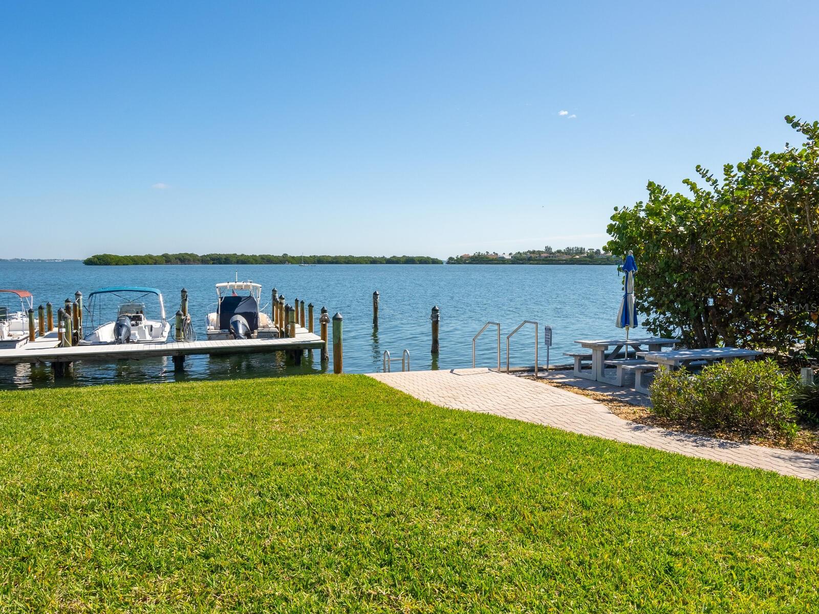 Image 49 of 77 For 3802 Gulf Of Mexico Drive A203