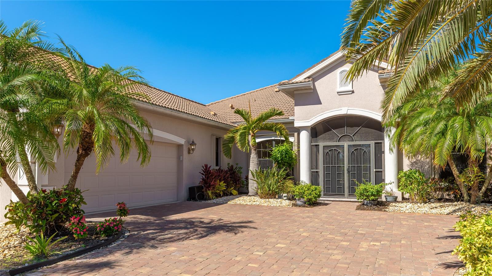 Listing photo id 0 for 1162 Tuscany Boulevard