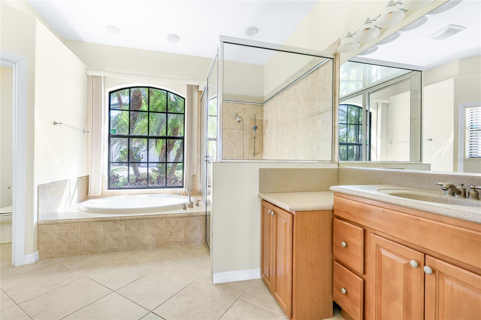 Listing photo id 22 for 1162 Tuscany Boulevard