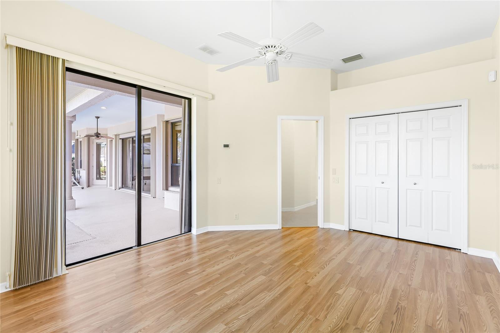 Listing photo id 26 for 1162 Tuscany Boulevard