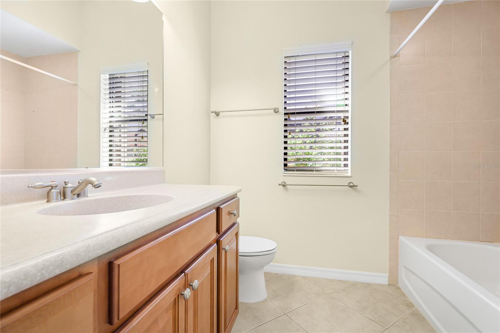 Listing photo id 27 for 1162 Tuscany Boulevard