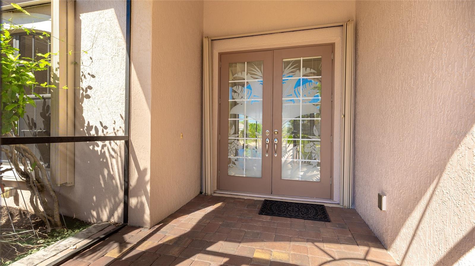 Listing photo id 1 for 1162 Tuscany Boulevard