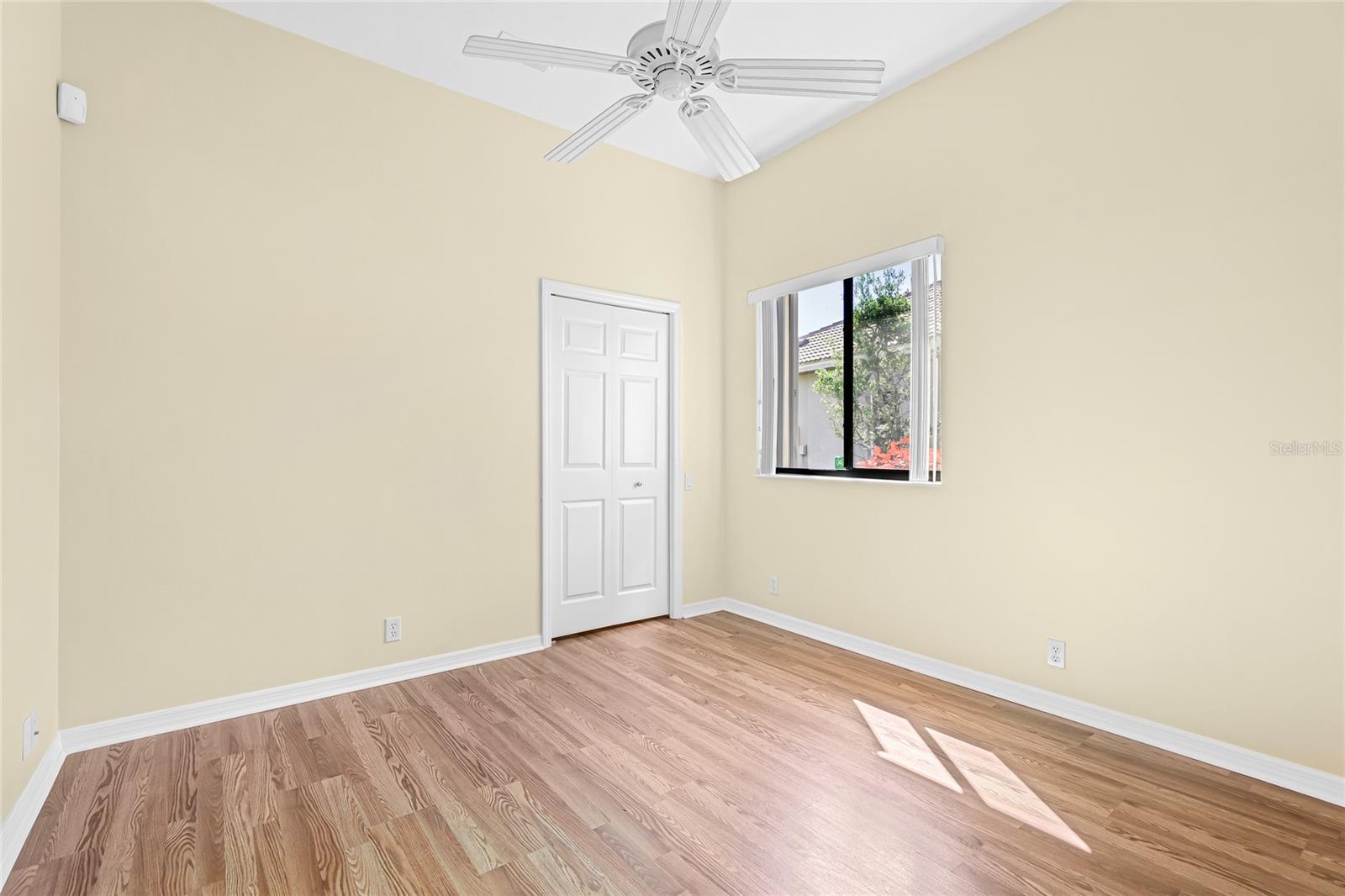 Listing photo id 28 for 1162 Tuscany Boulevard