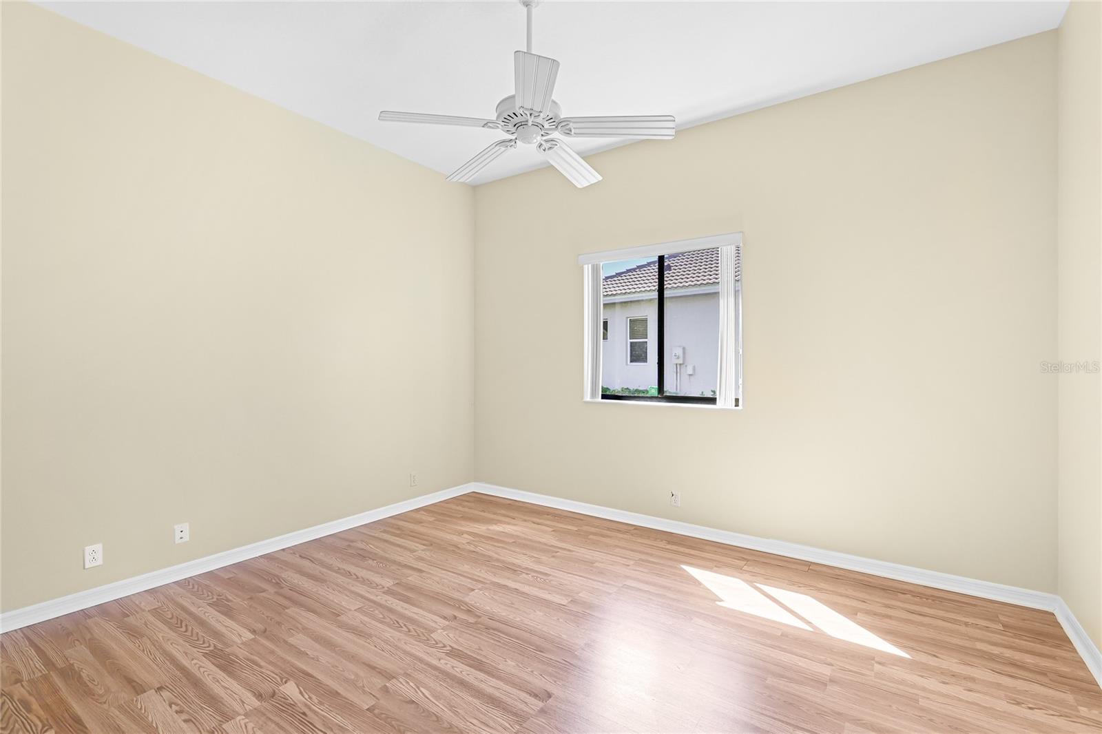 Listing photo id 30 for 1162 Tuscany Boulevard