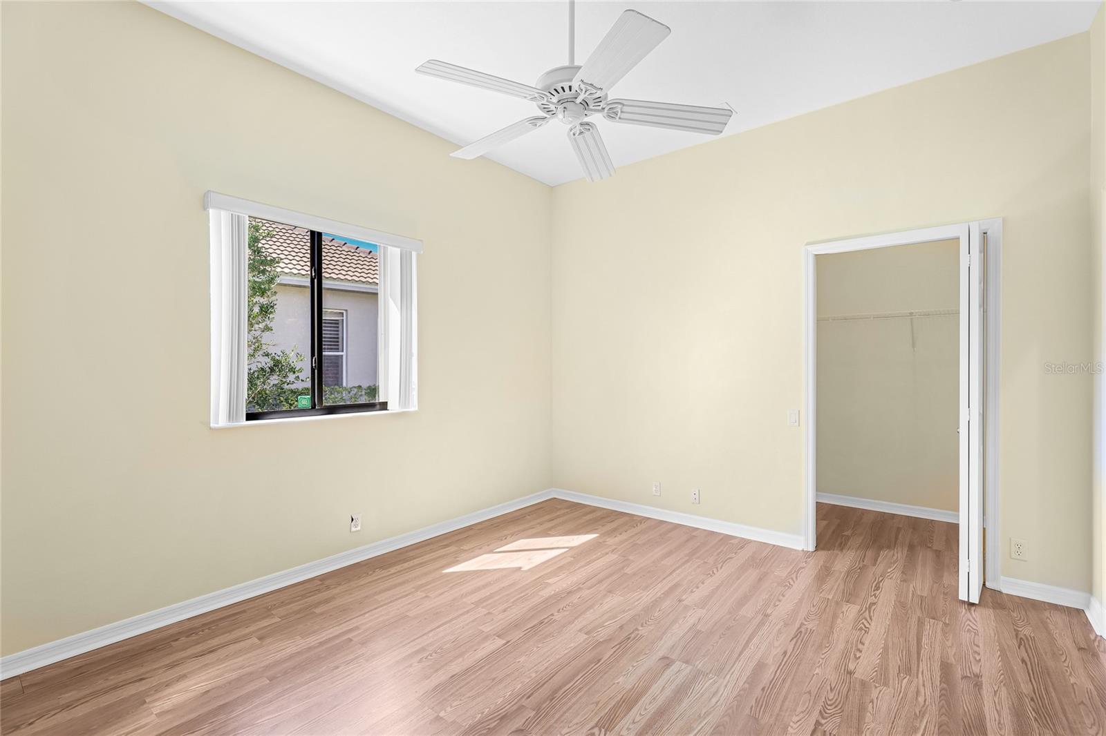 Listing photo id 31 for 1162 Tuscany Boulevard