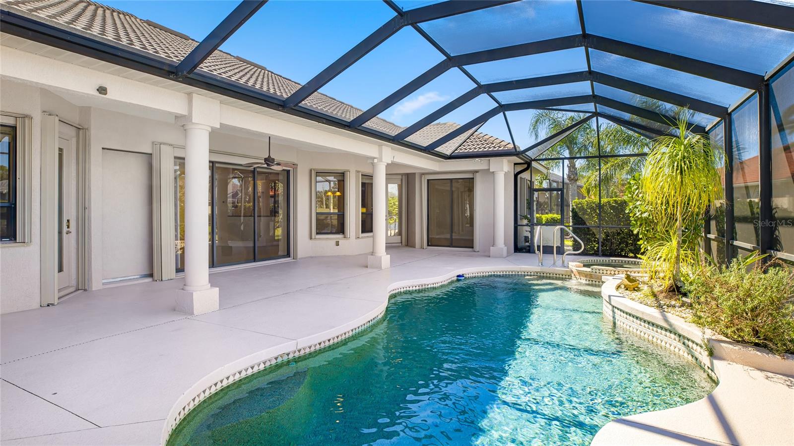 Listing photo id 35 for 1162 Tuscany Boulevard