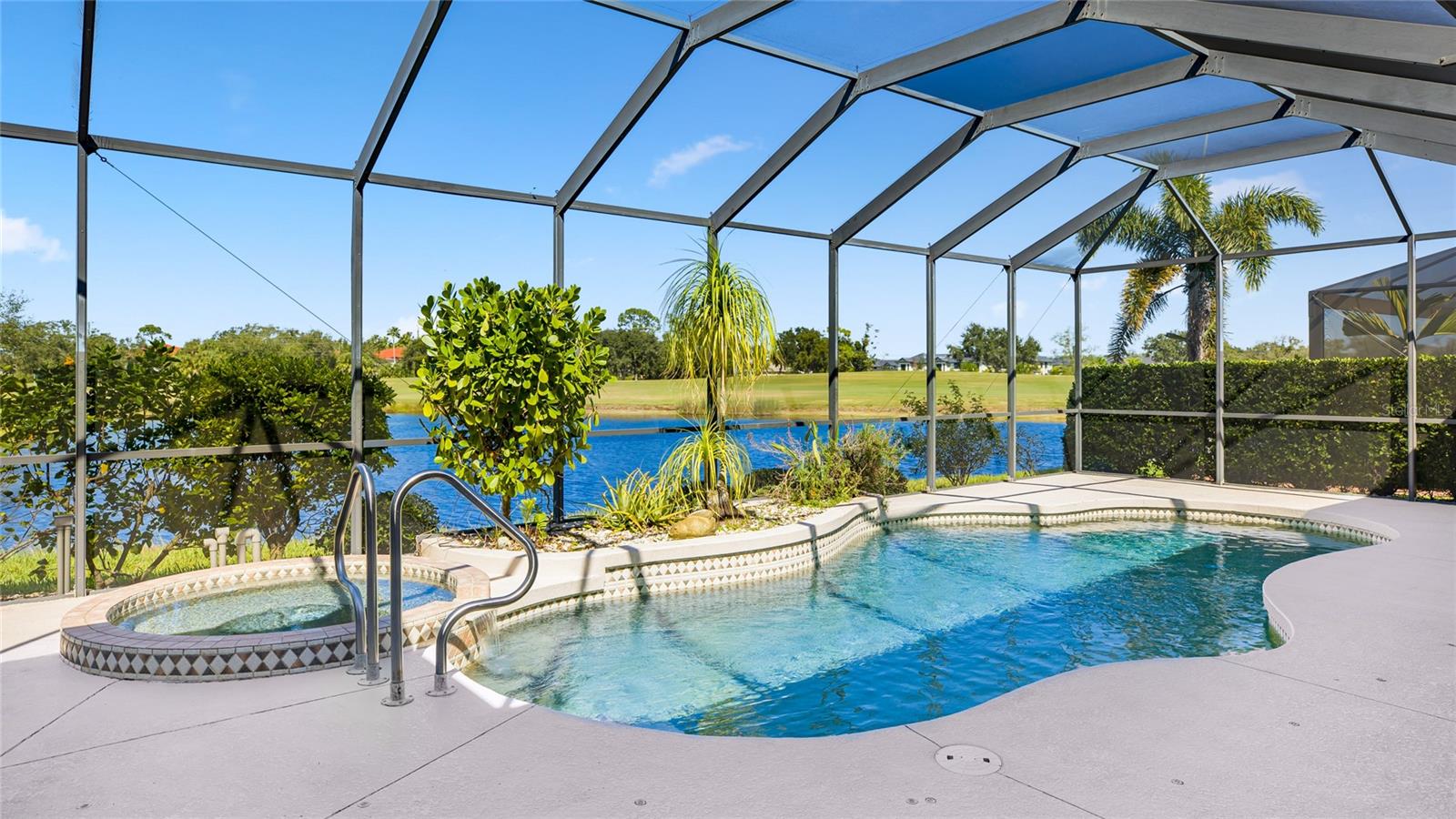 Listing photo id 3 for 1162 Tuscany Boulevard