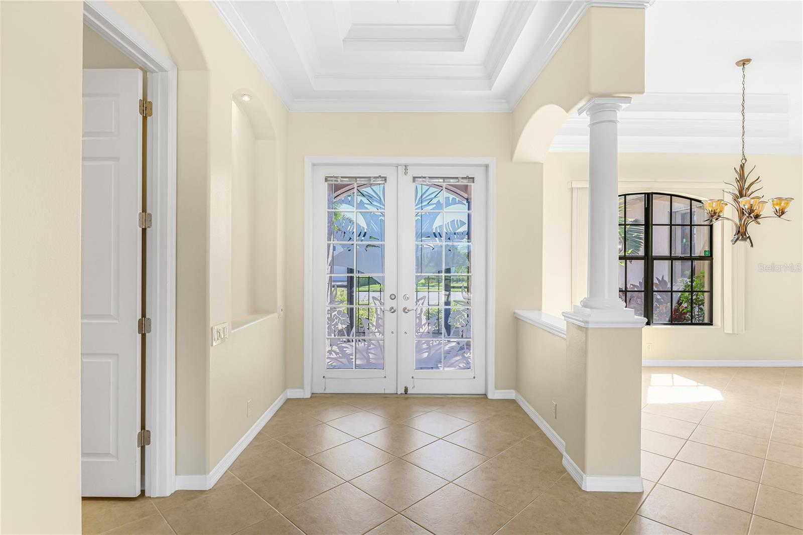 Listing photo id 4 for 1162 Tuscany Boulevard