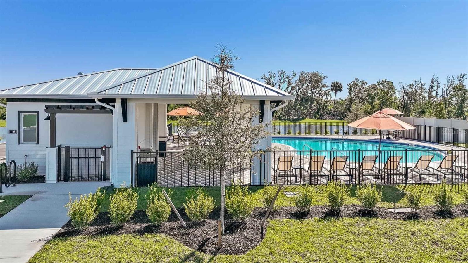 Image 18 of 28 For 11114 44th Avenue E