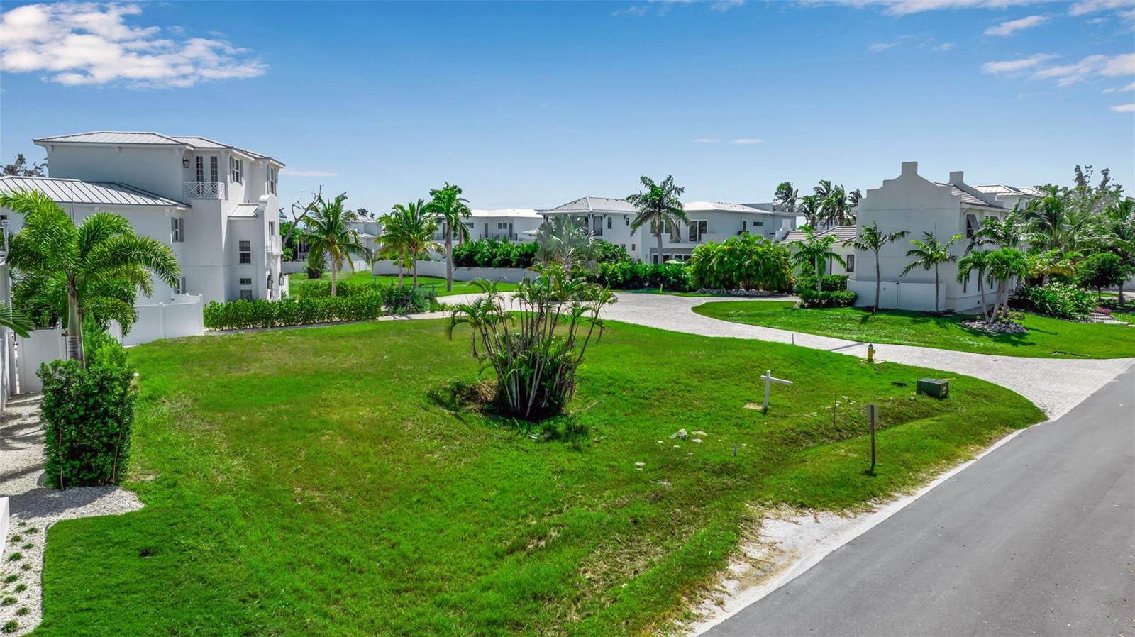 Image 5 of 9 For 610 Hibiscus Way