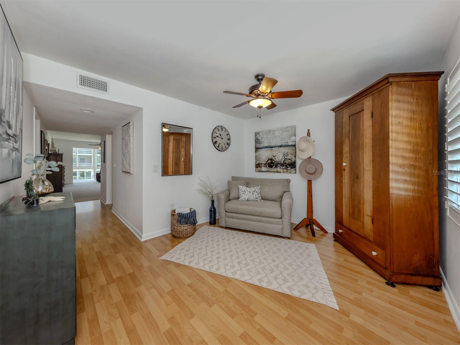 Image 5 of 27 For 220 Santa Maria Street 243