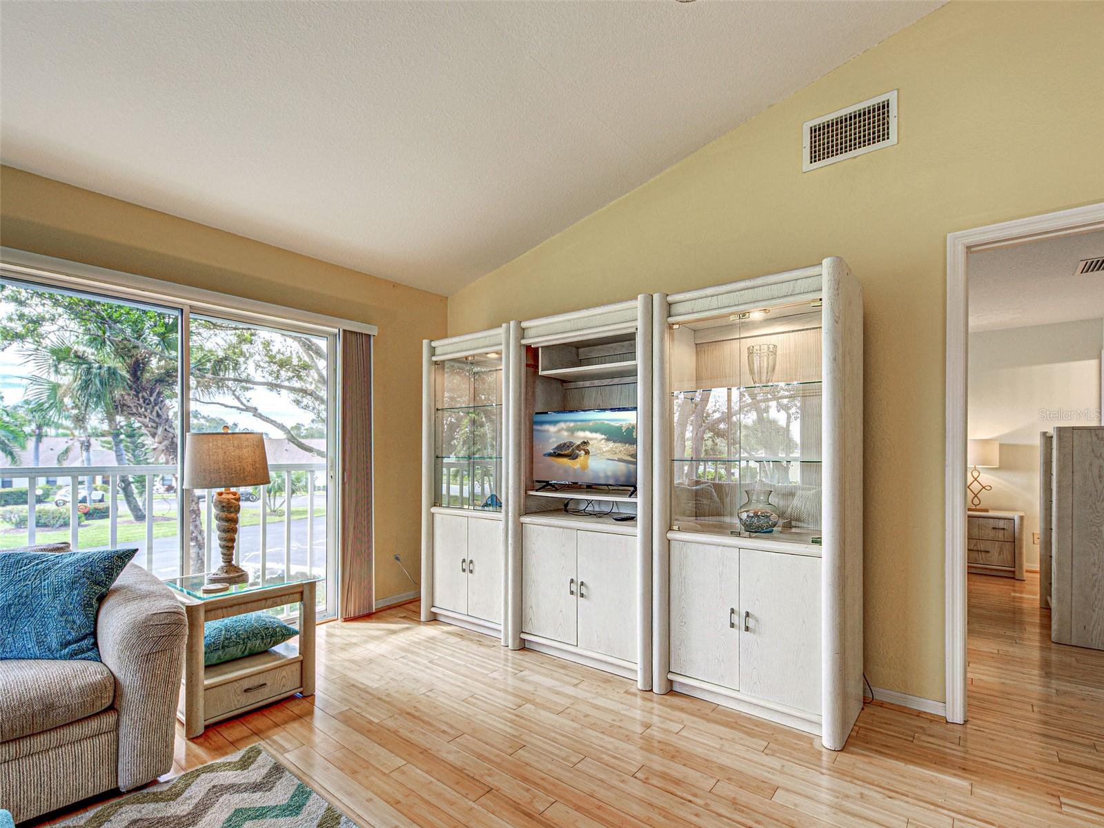 Image 12 of 34 For 1041 Capri Isles Boulevard 232