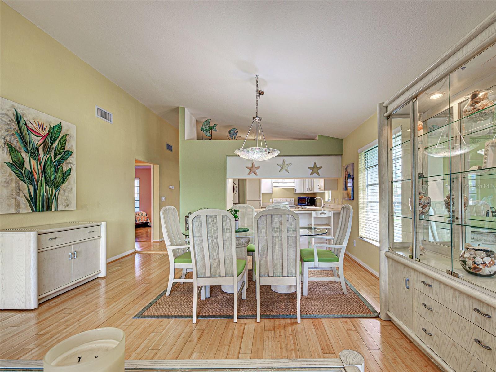 Image 13 of 34 For 1041 Capri Isles Boulevard 232