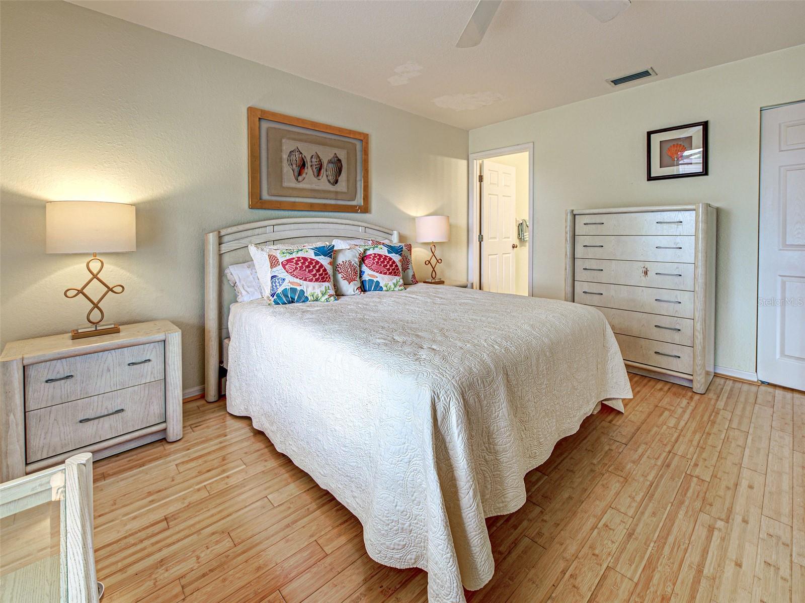 Image 15 of 34 For 1041 Capri Isles Boulevard 232
