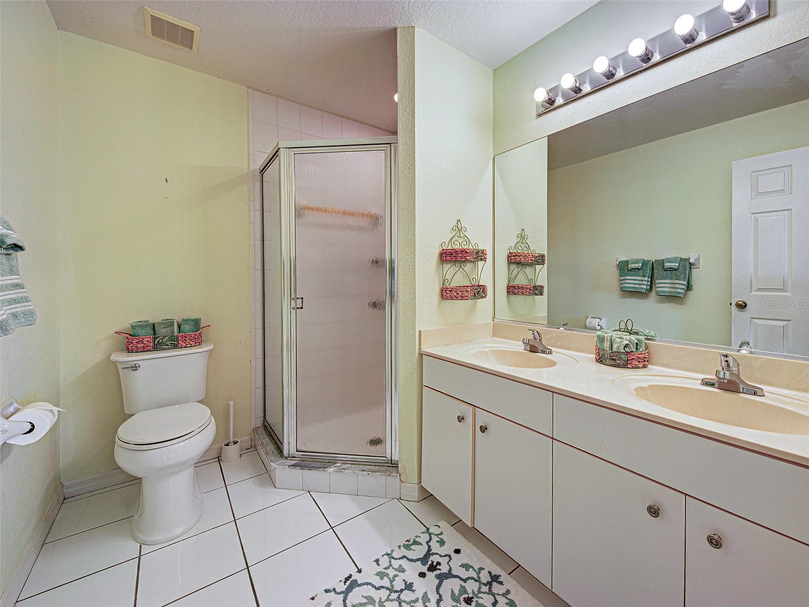 Image 16 of 34 For 1041 Capri Isles Boulevard 232