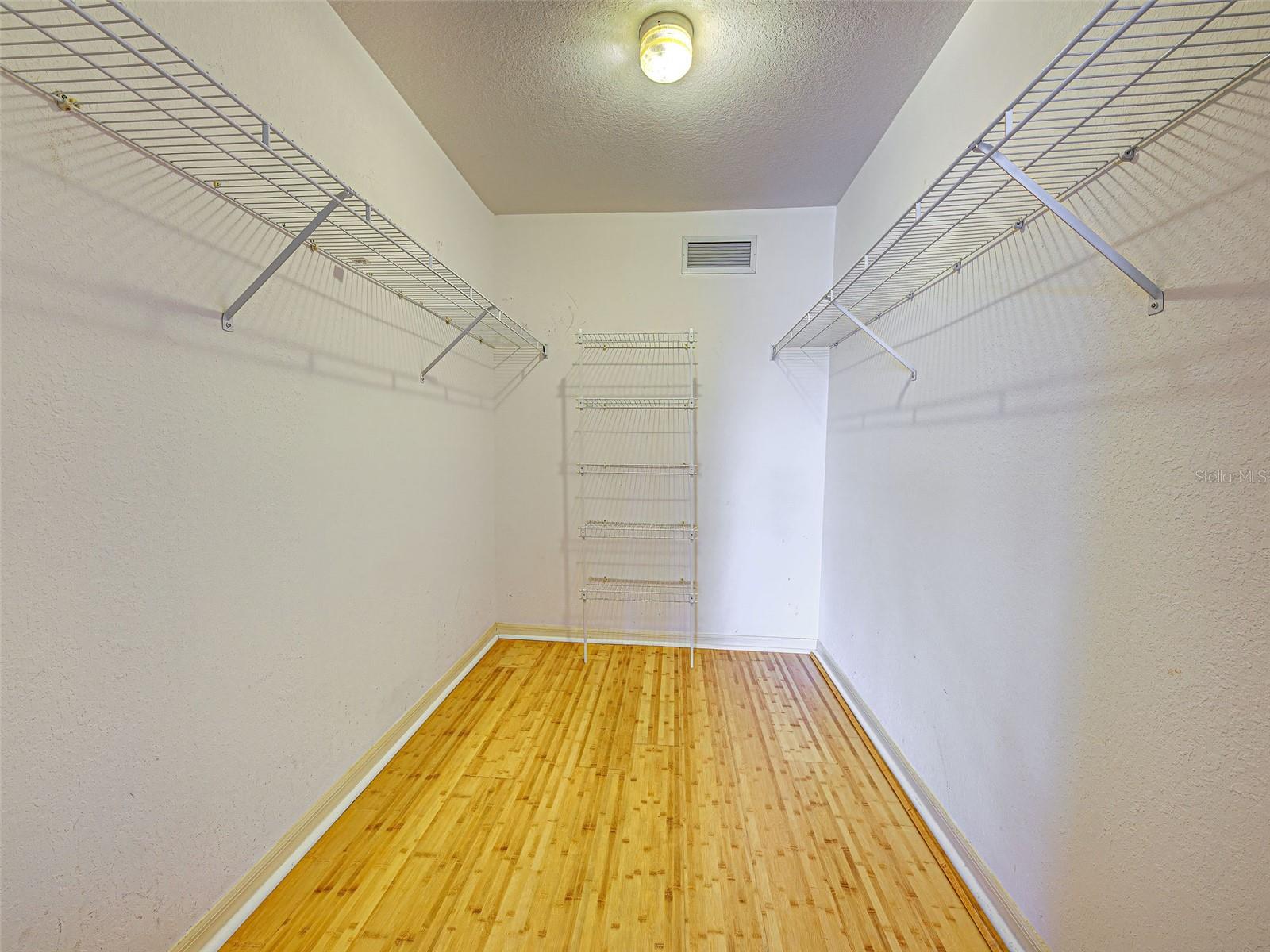 Image 17 of 34 For 1041 Capri Isles Boulevard 232