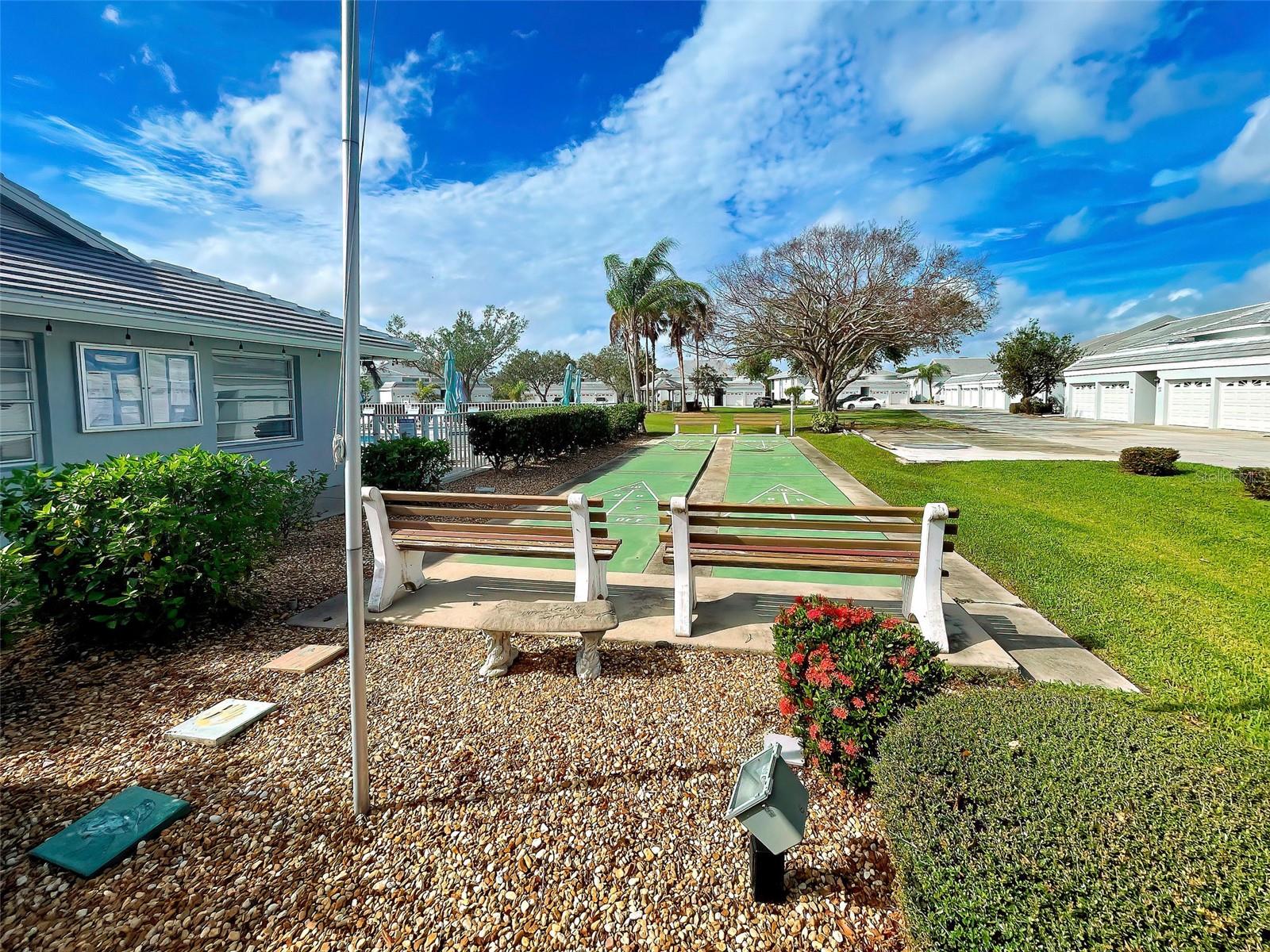 Image 24 of 34 For 1041 Capri Isles Boulevard 232