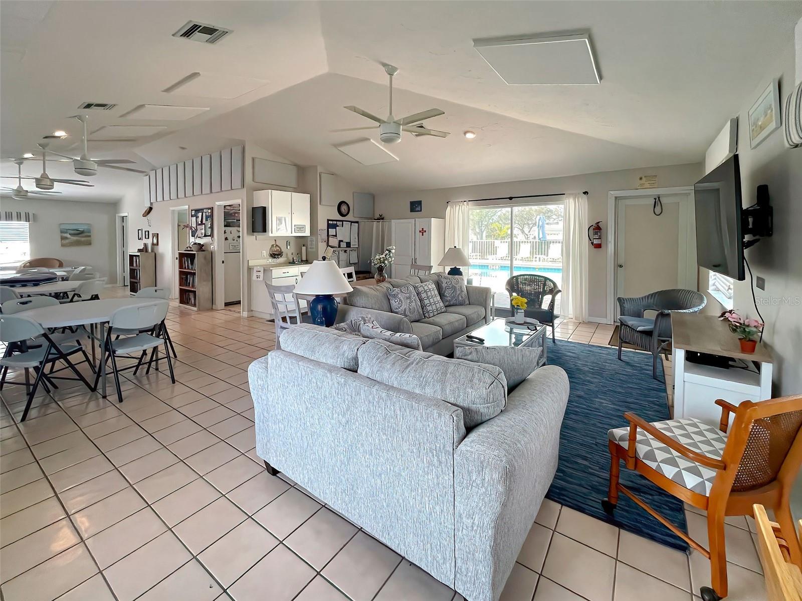 Image 26 of 34 For 1041 Capri Isles Boulevard 232