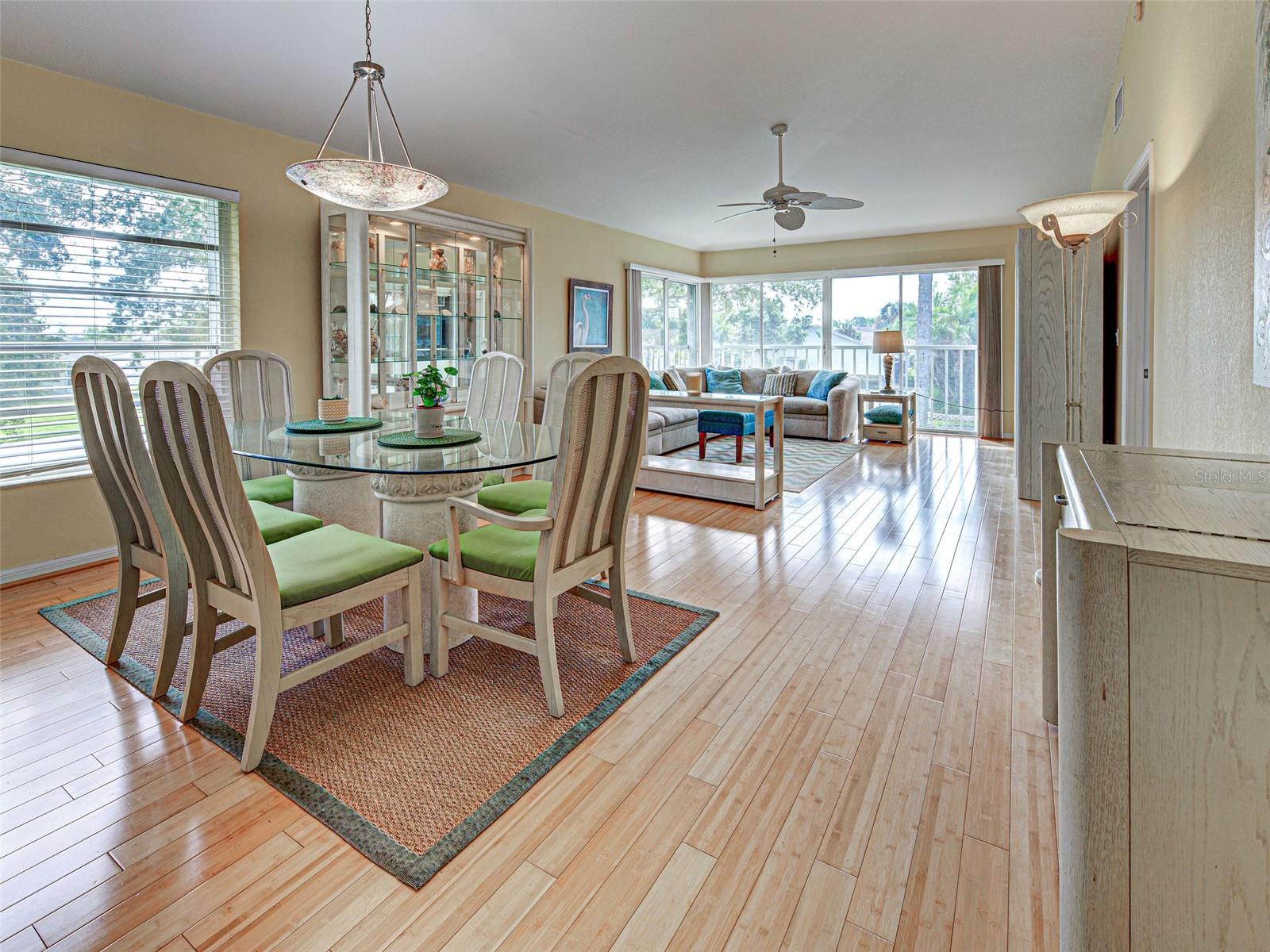 Image 9 of 34 For 1041 Capri Isles Boulevard 232
