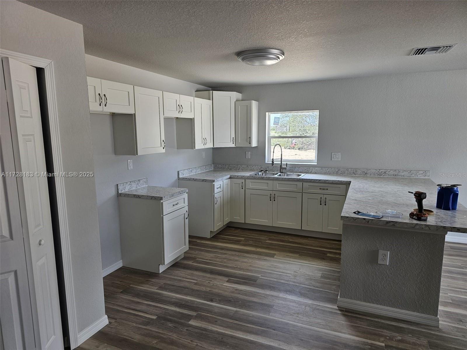 Image 10 of 11 For 2626 Laurel Street
