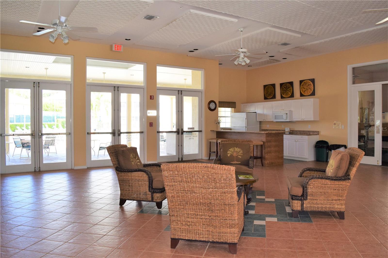 Image 33 of 37 For 8355 Glenrose Way 120