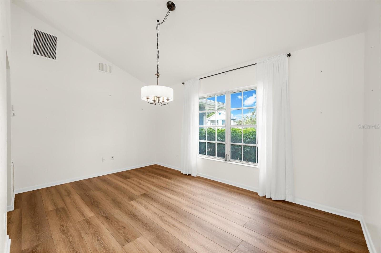Image 45 of 92 For 218 Brandywine Circle