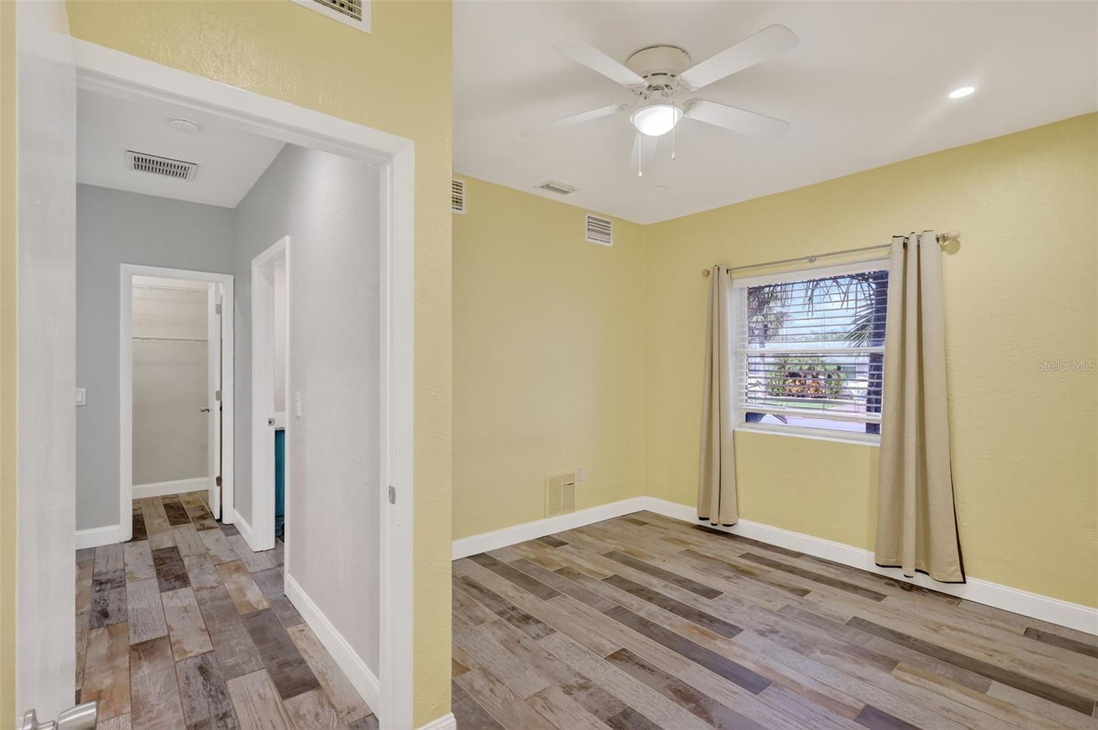 Image 37 of 84 For 1884 Southpointe Drive