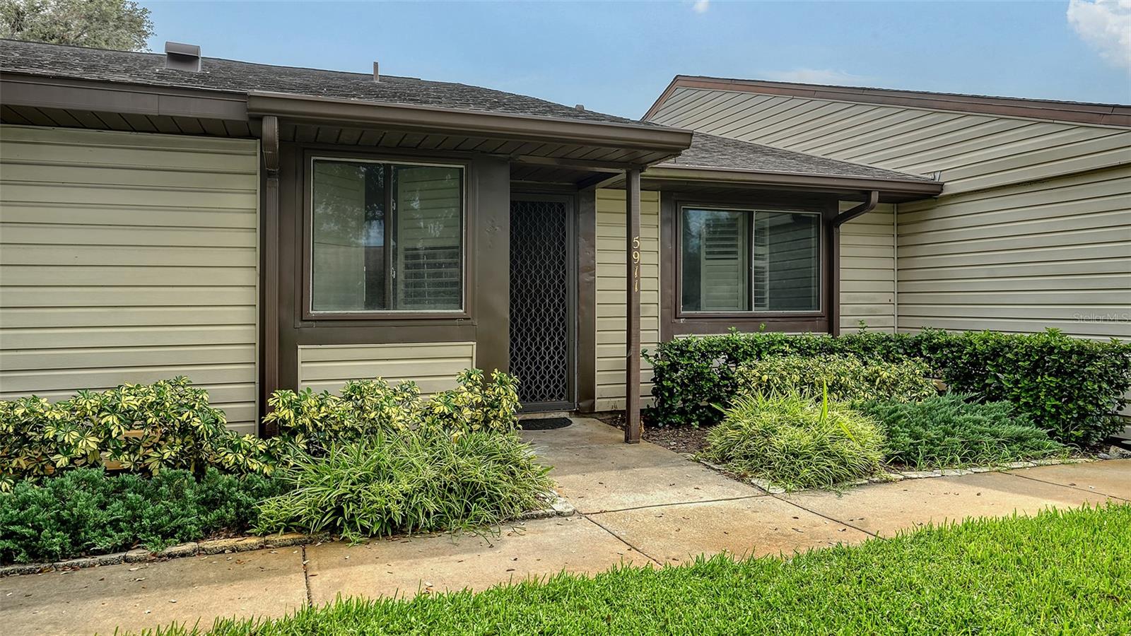 Image 4 of 82 For 5911 39th Avenue W