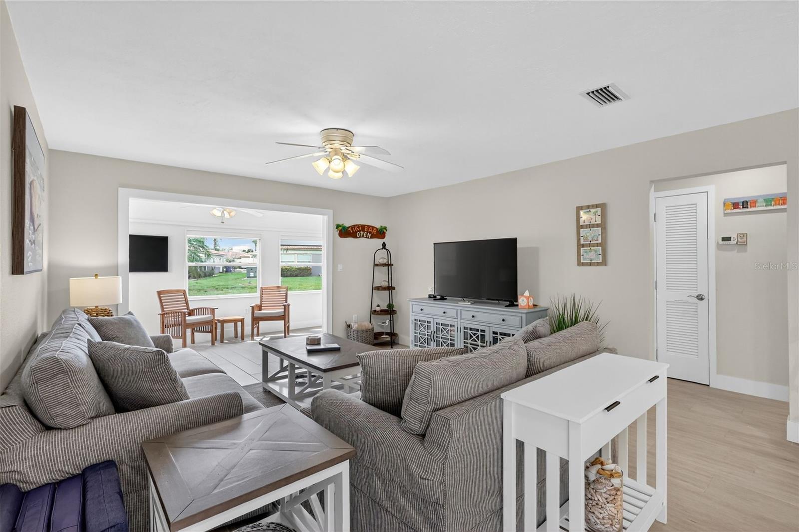 Image 11 of 39 For 161 Vista Hermosa Circle 26-a