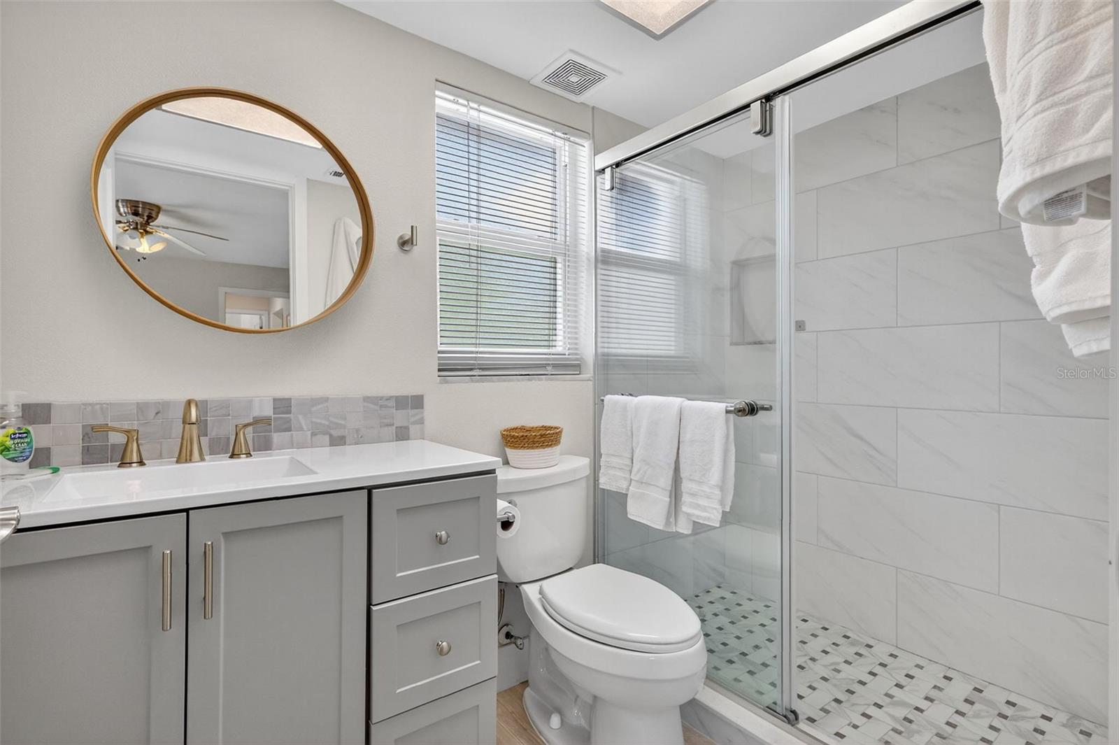 Image 23 of 39 For 161 Vista Hermosa Circle 26-a