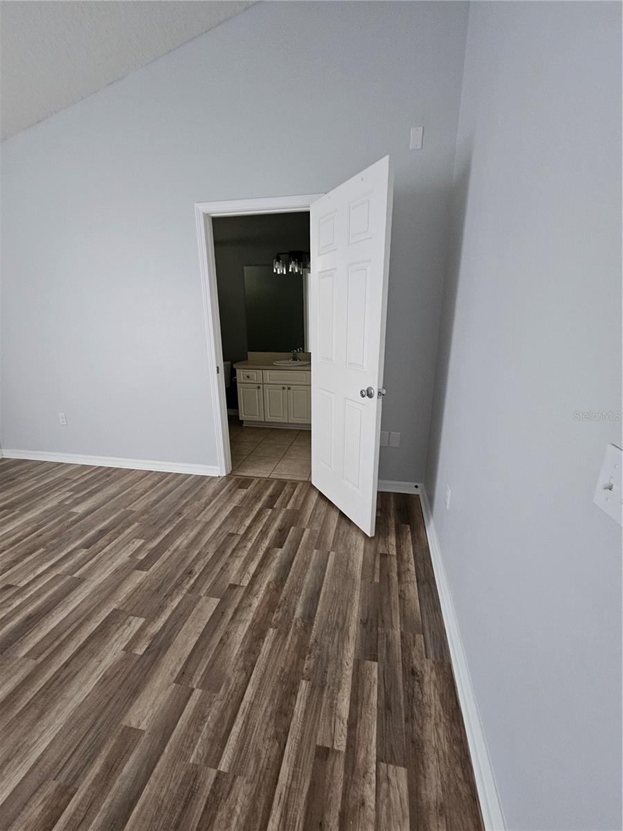 Image 21 of 58 For 3943 Day Bridge Place