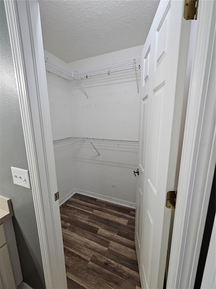 Image 24 of 58 For 3943 Day Bridge Place