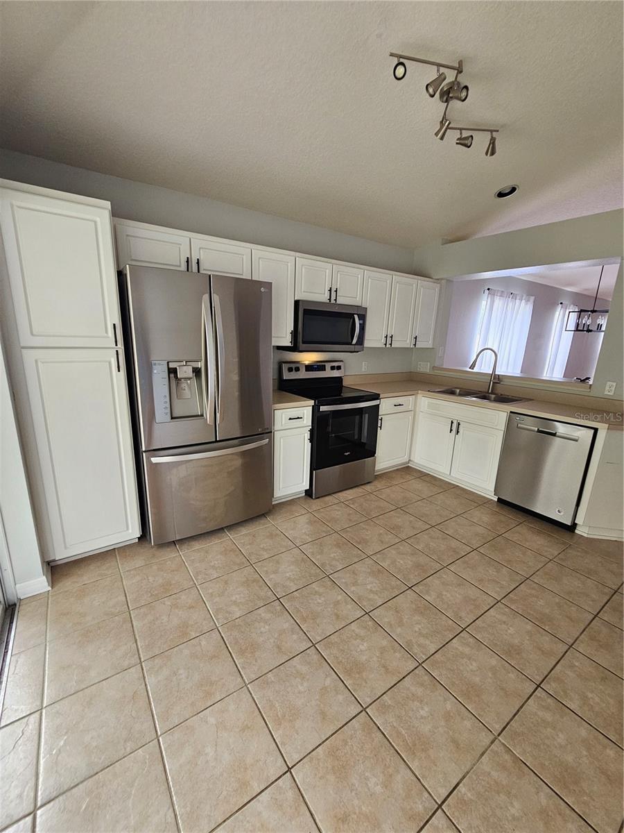 Image 42 of 58 For 3943 Day Bridge Place