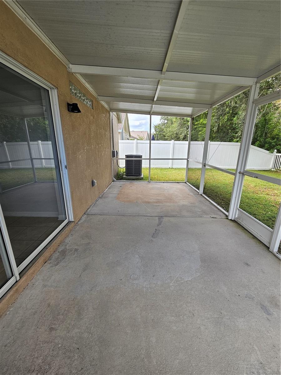 Image 44 of 58 For 3943 Day Bridge Place