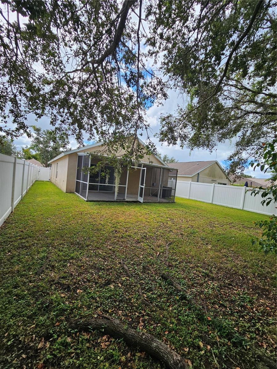 Image 47 of 58 For 3943 Day Bridge Place