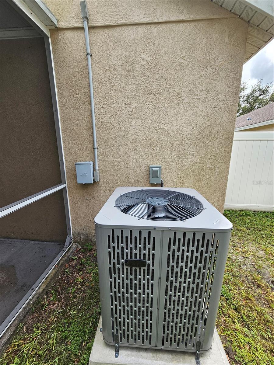 Image 56 of 58 For 3943 Day Bridge Place