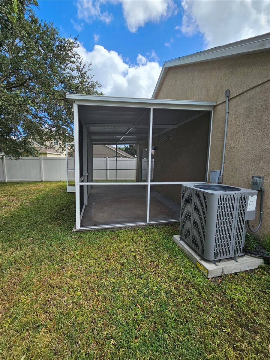 Image 57 of 58 For 3943 Day Bridge Place