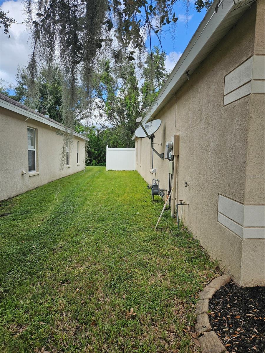 Image 6 of 58 For 3943 Day Bridge Place