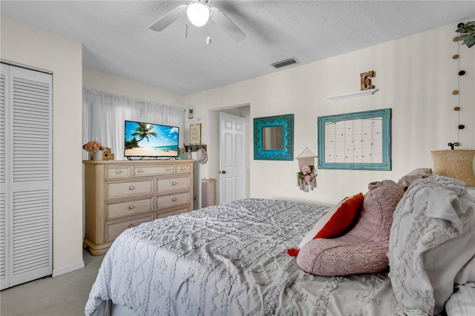 Image 18 of 35 For 6101 34th St W 27c