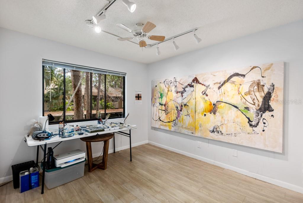 Image 18 of 37 For 1711 Pelican Cove Road 443