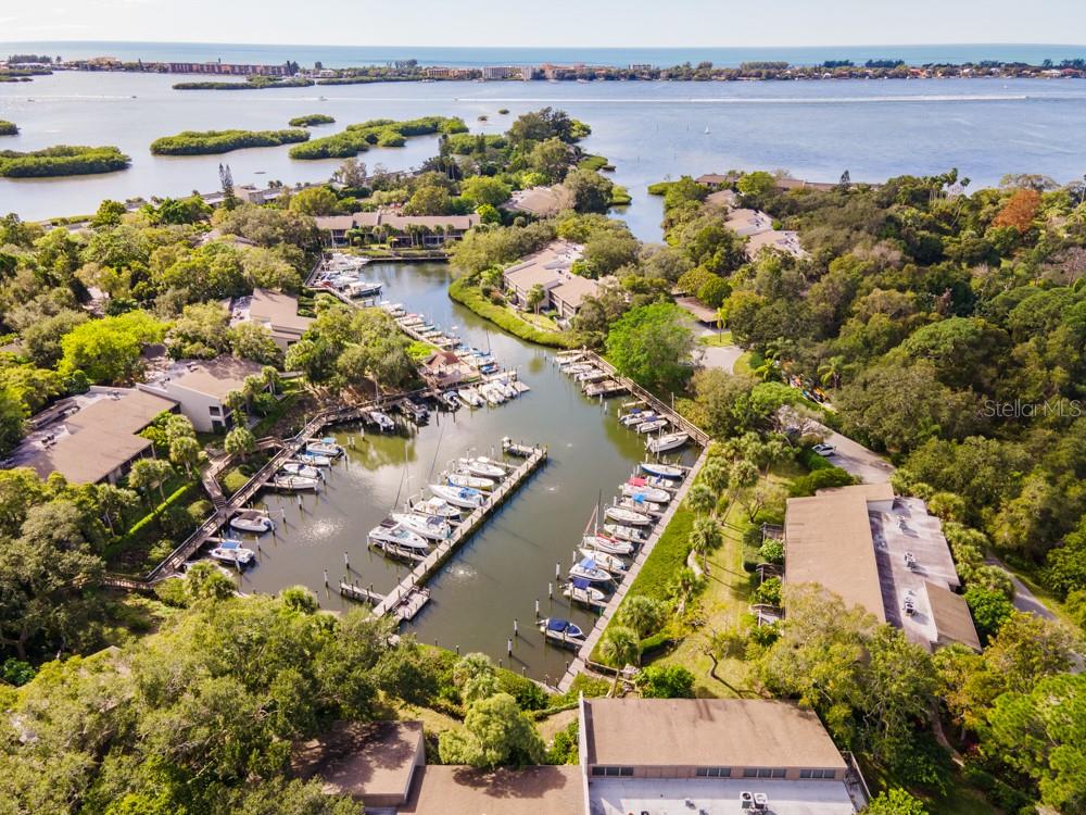 Image 29 of 37 For 1711 Pelican Cove Road 443